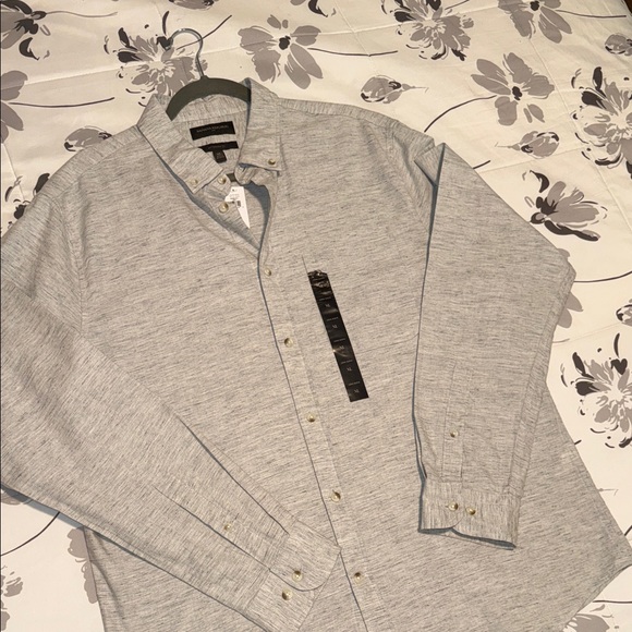 Banana Republic Light Gray Men's Casual Shirt - Picture 4 of 4